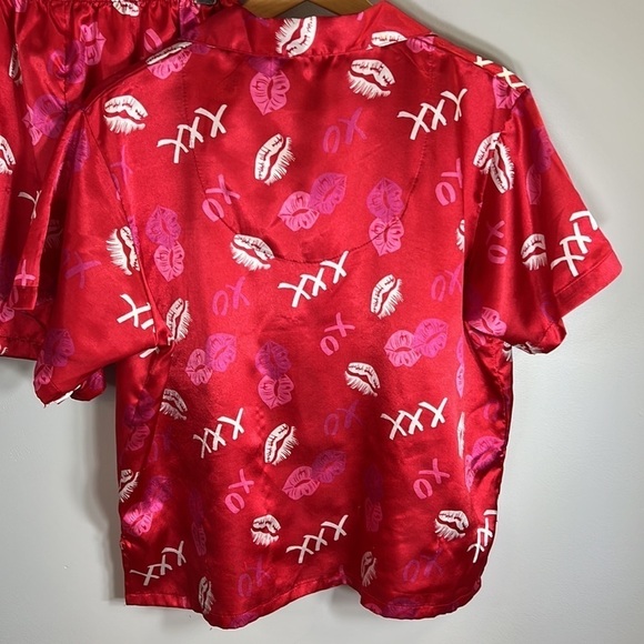 A’milano VINTAGE Satin Pj’s Red with Kisses and X&O’s Size Medium - Picture 9 of 14